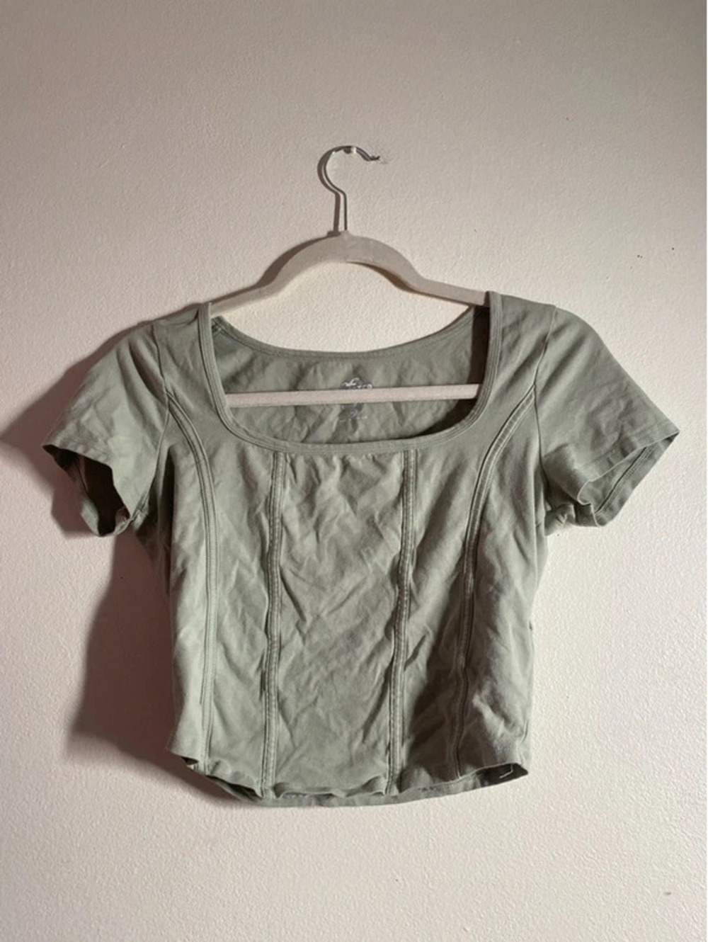 Hollister crop top - size medium